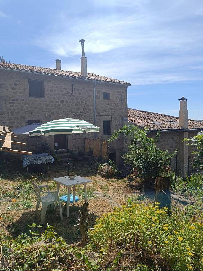 Gîte pour 4 personnes, avec jardin, animaux acceptés à La Celle-sous-Gouzon