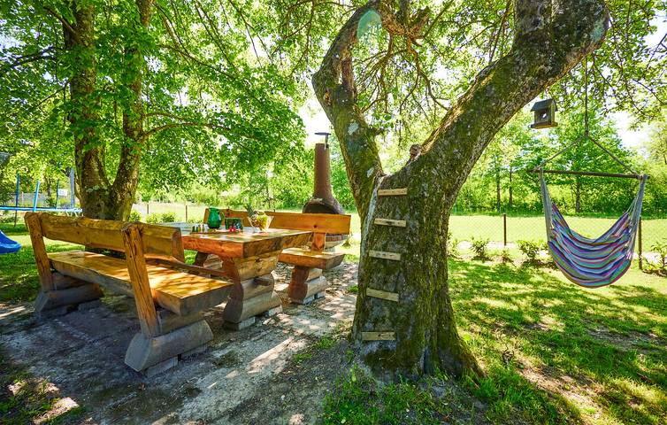 Charmante 2-Zimmer-Wohnung mit Terrasse, Grill und in der Nähe des Flusses Kupa in Sisak-Moslavina