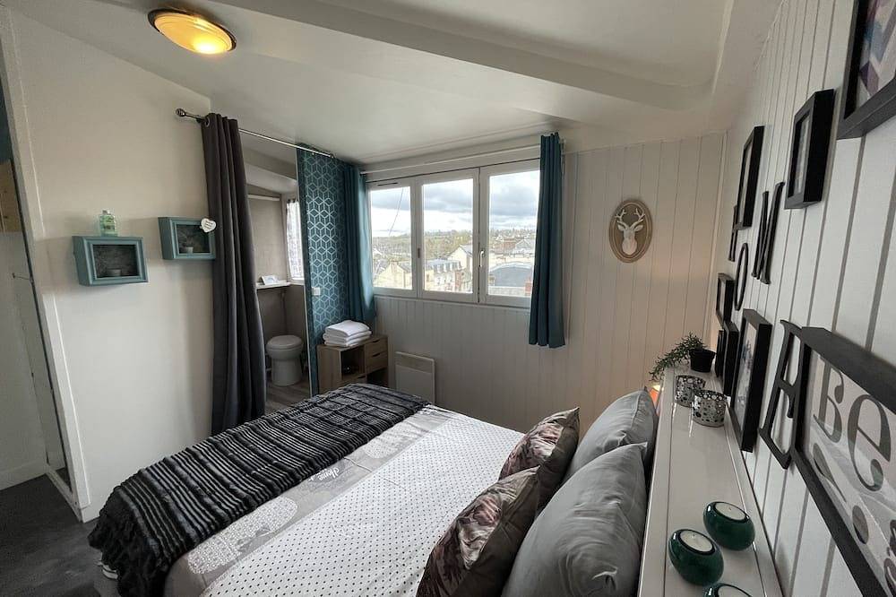 Entire apartment, Cocoonlis, Charmant 2 Pièces au Cœur de la Ville Avec vue sur la Basilique in Lisieux, Lisieux region