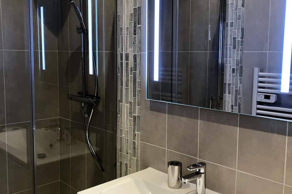 Villa De Charme viewsvue panoramique mer et montagne, terrasses ensoleillées privées, piscine in Saint-Paul-de-Vence, Région de Cannes