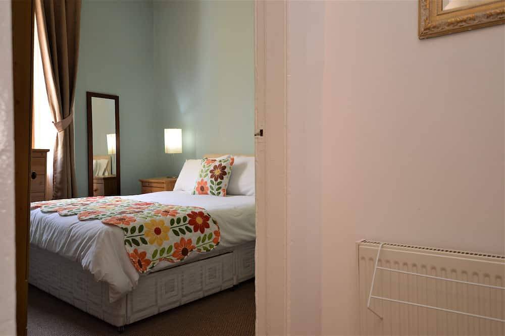 Ganze Wohnung, Keek Oot at 73, upper apartment on Main St, value for money. Pet friendly. in Gourock, Inverclyde