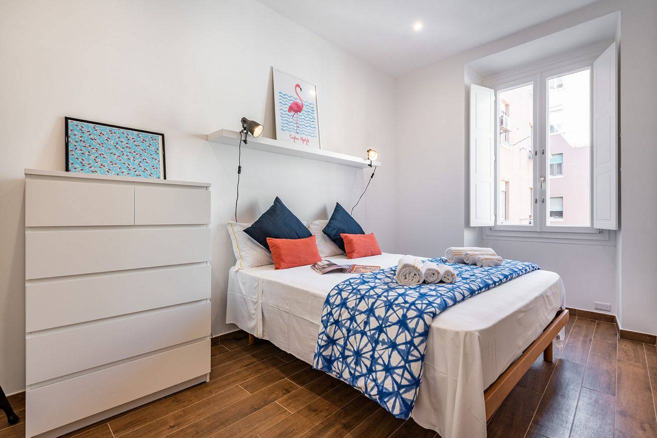 Geheel appartement, Vakantieappartement voor 2 personen met balkon in Sant'Alenixedda, Cagliari