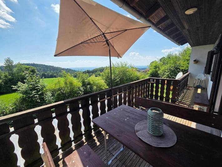 Ferienwohnung für 5 Personen, mit Balkon und Terrasse sowie Garten und Ausblick in Deggendorf - 3