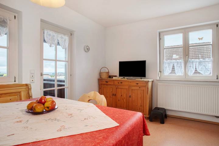 Ganze Wohnung, Haus Hilebrand - Ferienwohnung '5, 45 Qm' mit Gemeinschaftsgarten, Balkon und Wi-Fi in Kressbronn am Bodensee, Region Bodensee-Oberschwaben