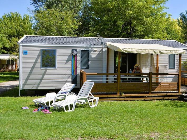 Camping Les Bords de Loue - Mobilheim 8 personen - Résidence Trio 40m² - 3 Schlafzimmer, 2 Bäder 6 pers. in Parcey, Jura