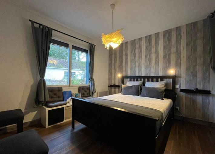 Gîte pour 2 personnes, avec piscine et jardin ainsi que jacuzzi et sauna, adapté aux familles à Chouzy-sur-Cisse