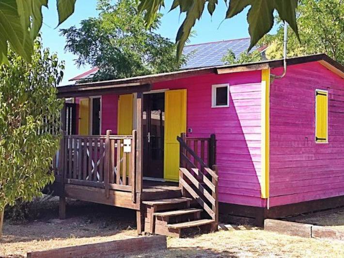 Chalet pour 2 personnes, avec terrasse et piscine, animaux acceptés