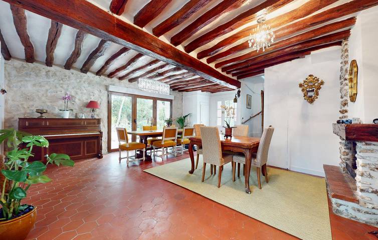 Location de vacances pour 8 personnes, avec terrasse et jardin à Chessy - 3