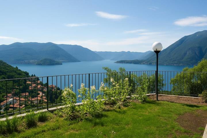 Gîte pour 4 personnes, avec piscine ainsi que terrasse et vue sur le lac dans Perledo - 2
