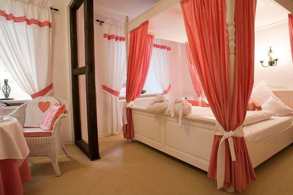 Double room with shower/Wc - Burghaus and Villa Kronenburg in Kronenburg, Dahlem
