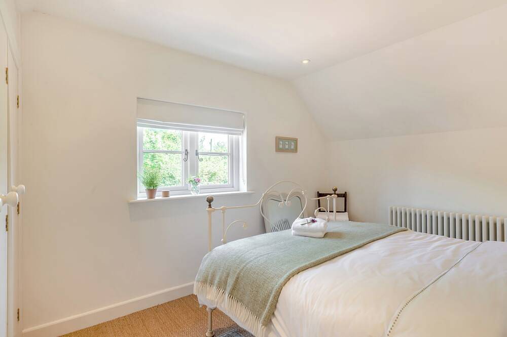 2 bedroom accommodation in Barsham, near Beccles in Waveney District, Sunrise Coast