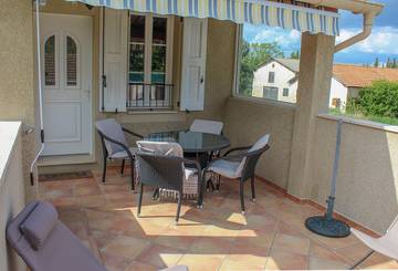 Gîte pour 4 personnes, avec jardin et terrasse à Valensole