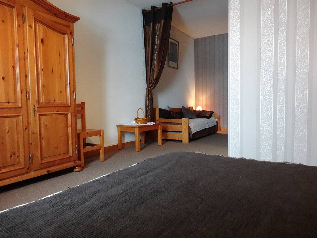 Chambre d'hôtes, chalets, gites - Auberge des 5 Lacs - Chambre Ilay in Lac de Narlay, Le Frasnois