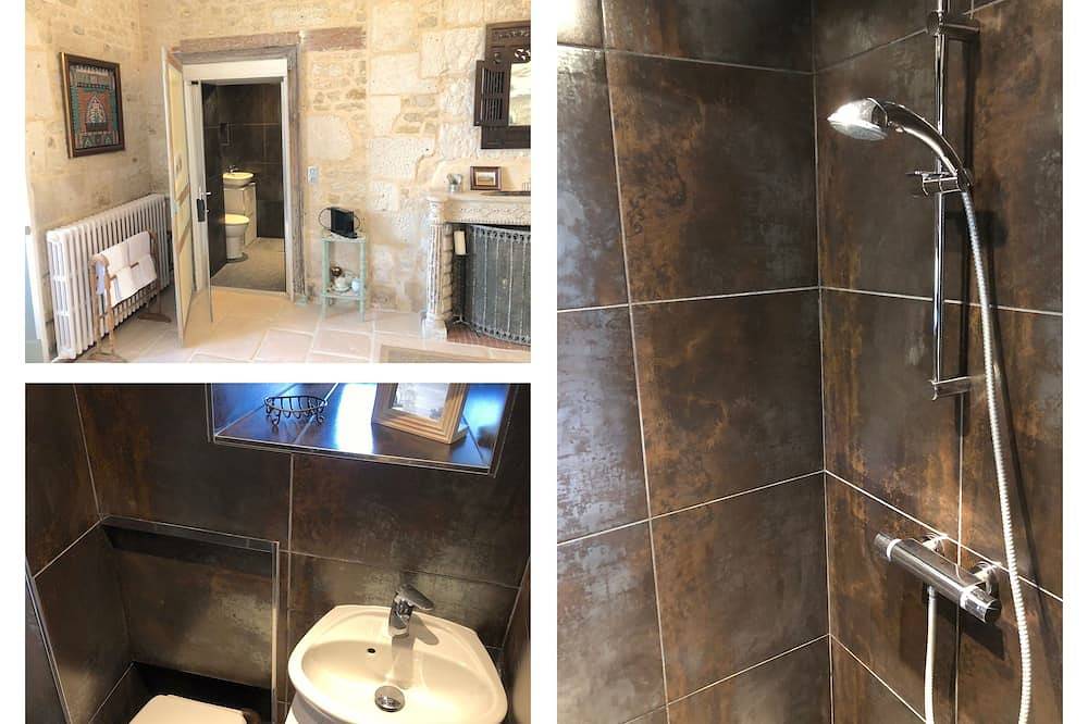 Beautiful chambre d'hote in a bucolic setting with private terrace & heated pool in Auzay, Fontenay-le-Comte