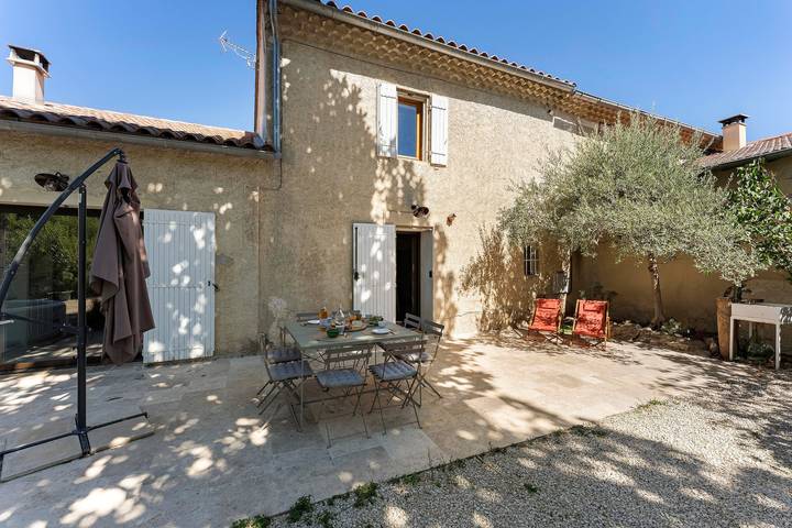 Mas de la Roubine mit Garten, Klimaanlage, Spa und Wlan in Châteaurenard, Arles und Umgebung