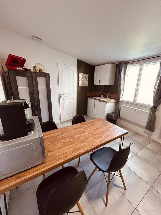 Gîte pour 2 personnes, avec terrasse à Loyettes - 4