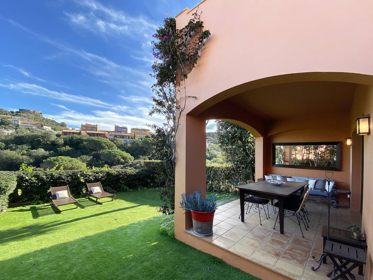 House in Begur with swimming pool and castle view - 3 bedrooms, sleeps 5 to 6 in Residencial Begur, Begur