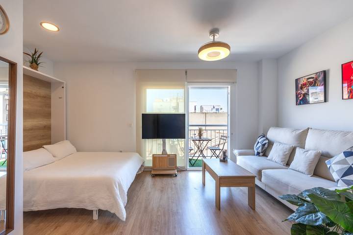 Apartamento entero, Apartamento 'Altet Bluescape' con balcón, wifi y aire acondicionado in El Altet, Elche