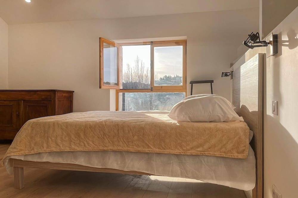 1 bedroom gorgeous home in Orgon in Orgon, Arles region