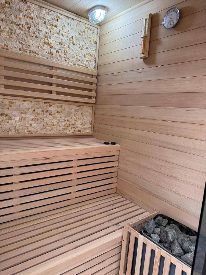 Appartement de vacances pour 4 personnes, avec jacuzzi ainsi que terrasse et sauna, animaux acceptés