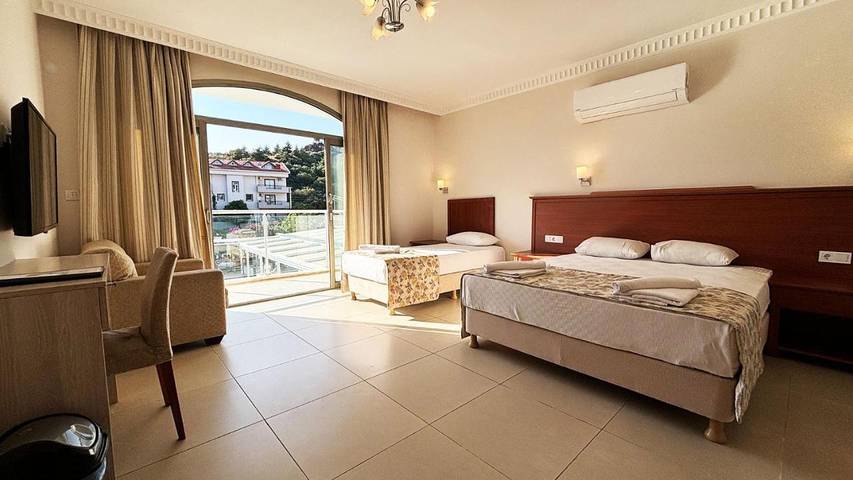 Hotel für 3 Personen, mit Garten und Pool sowie Ausblick - 1