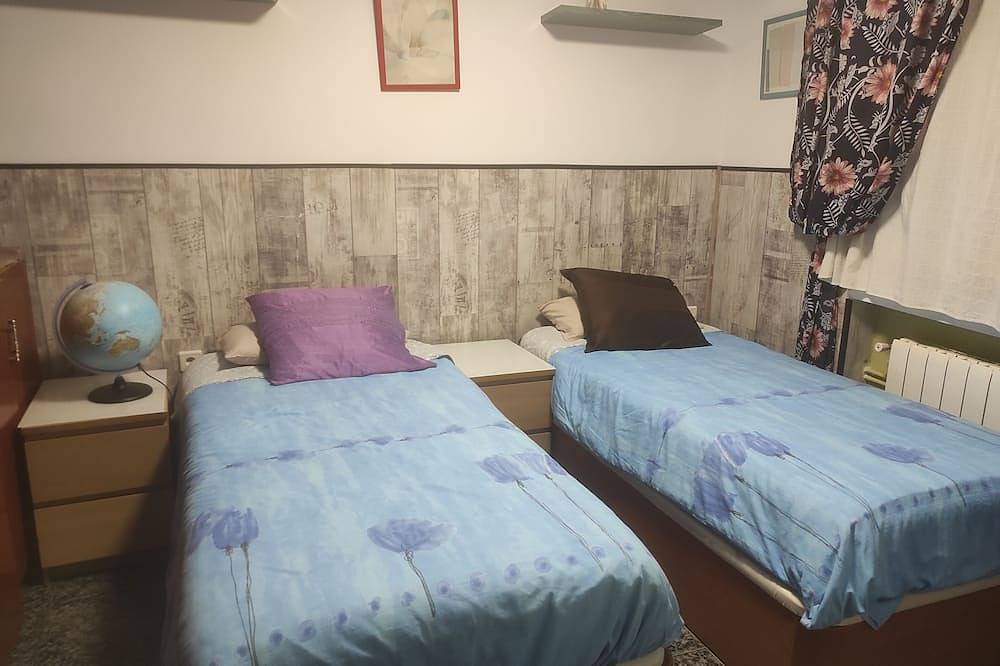 Habitación Totalmente Equipado de Alto Confort en una Casa con Jardín in Nou Barris, Barcelone