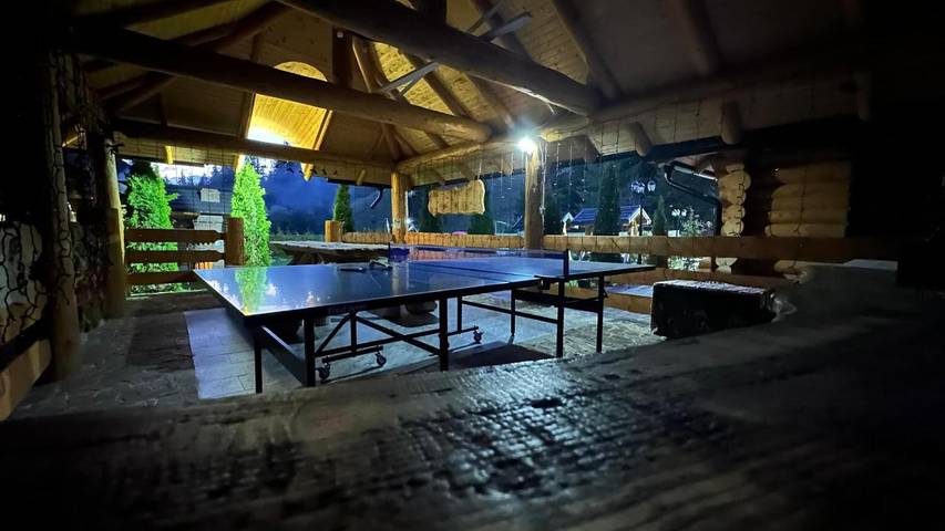 Gîte pour 12 personnes, avec jardin ainsi que jacuzzi et sauna, adapté aux familles dans Dorna-Arini - 4