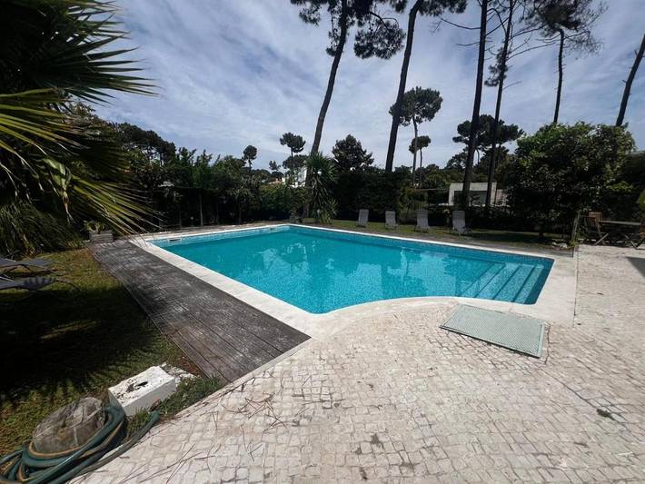 Chalet para 10 personas, con Balcón y Jacuzzi además de Terraza y Jardín en Lisboa