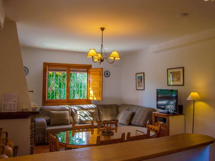 Casa rural para 8 personas, con piscina y jardín en Válor - 4