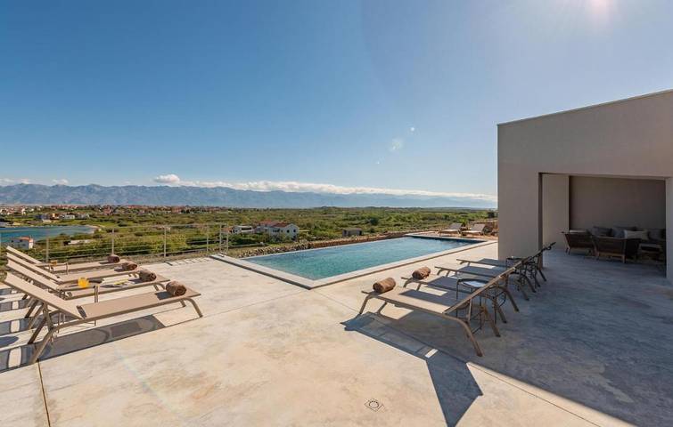 Ferienhaus für 8 Personen, mit Pool in Povljana