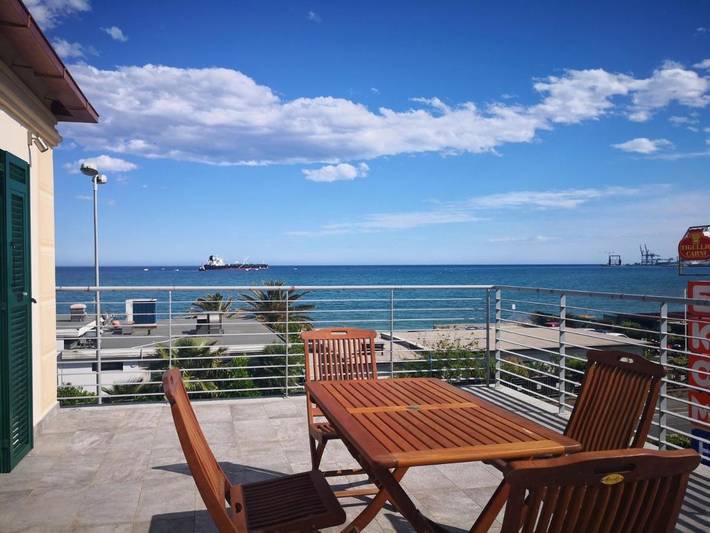 Ferienwohnung für 5 Personen, mit Balkon und Terrasse sowie Ausblick in Savona - 3