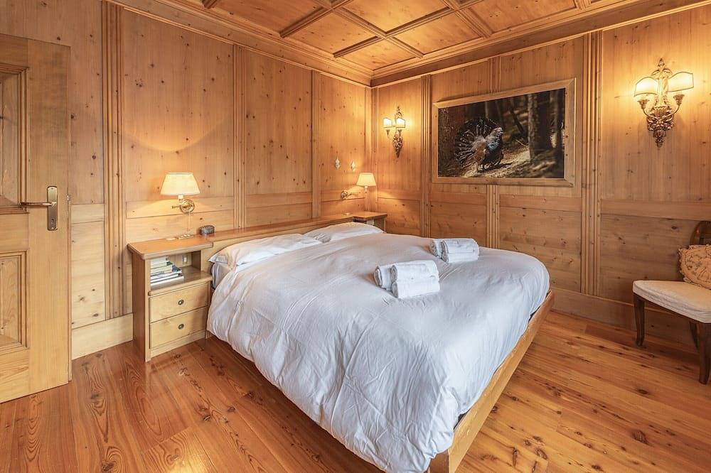 Entire apartment, Casa Varentin, right in the center of Cortina in Cortina d'Ampezzo, Dolomiti Superski