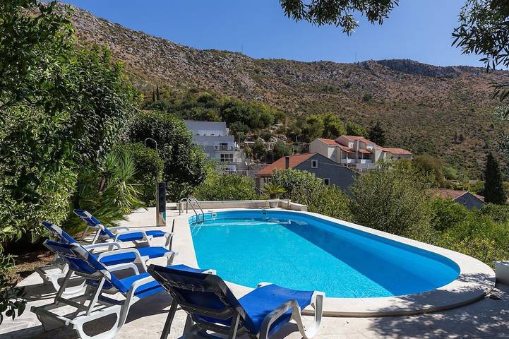 Ferienwohnung für 6 Personen, mit Pool und Balkon sowie Garten - 1