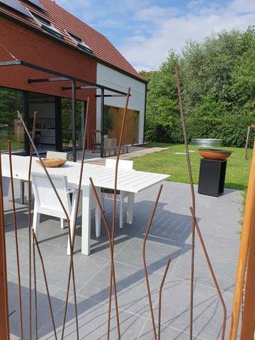 Gîte pour 12 personnes, avec vue ainsi que piscine et jardin à Koekelare