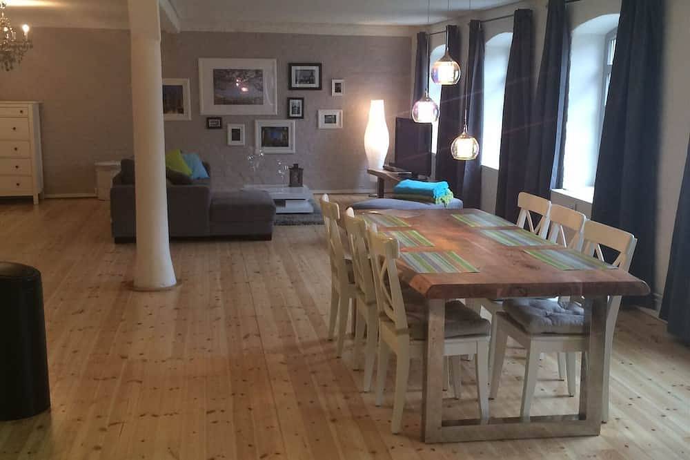Apartamento entero, Apartamento de lujo, tranquilo y verde en Hamburgo, a 7 minutos de la estación central in Hamburg-Mitte, Hamburgo