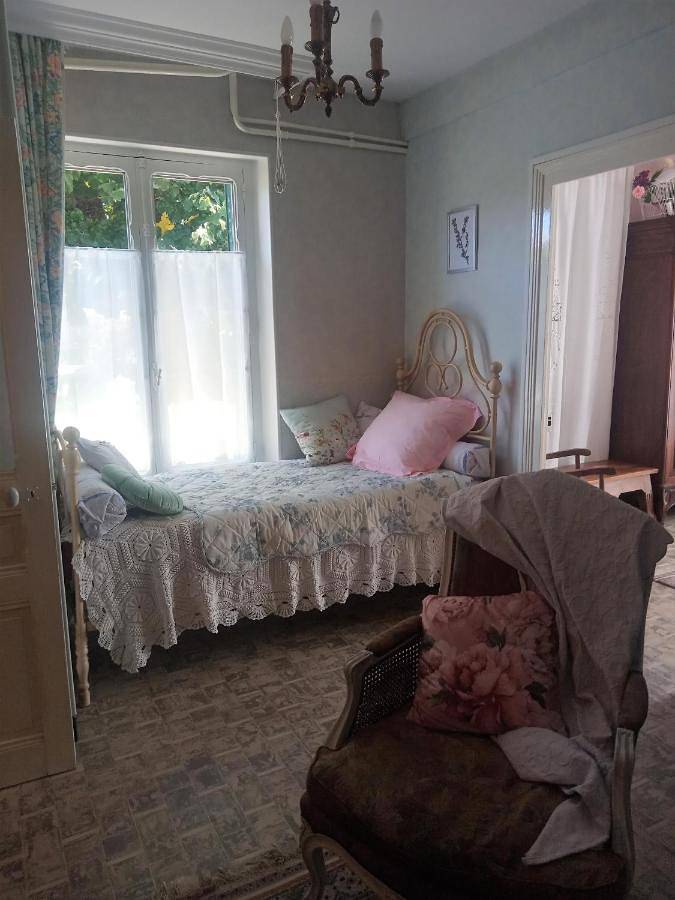 Appartement entier, One-Bedroom Apartment in Beaurepaire, Région de Vienne