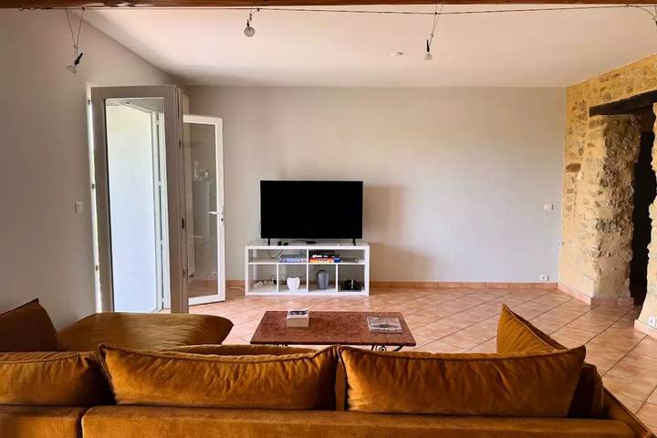 Location de vacances pour 6 personnes, avec jardin à Sauveterre - 4