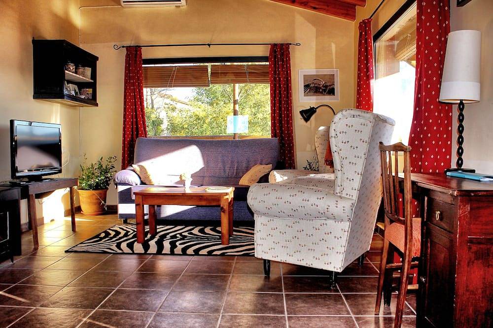 Detached house, with 2 bedrooms, in the middle of nature (A1) in Berzocana, Cáceres Region