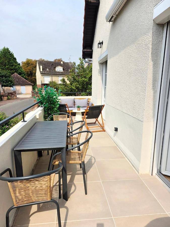 Gîte pour 2 personnes, avec terrasse et jacuzzi à Meyssac