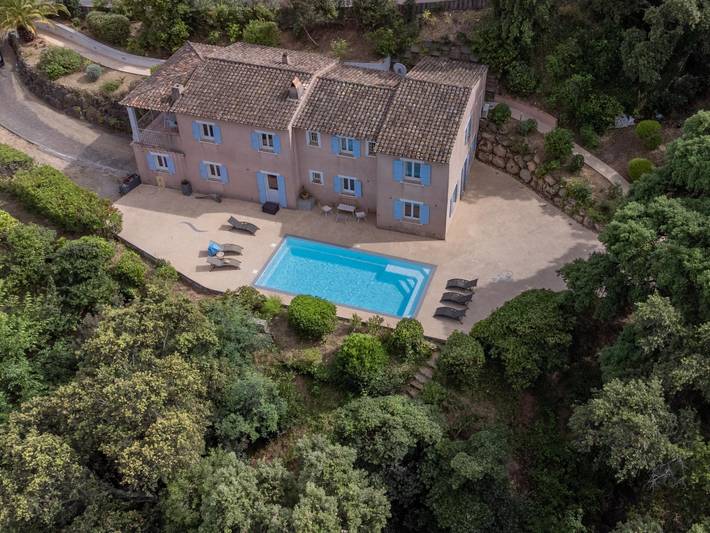 Ferienhaus für 8 Personen, mit Terrasse und Garten