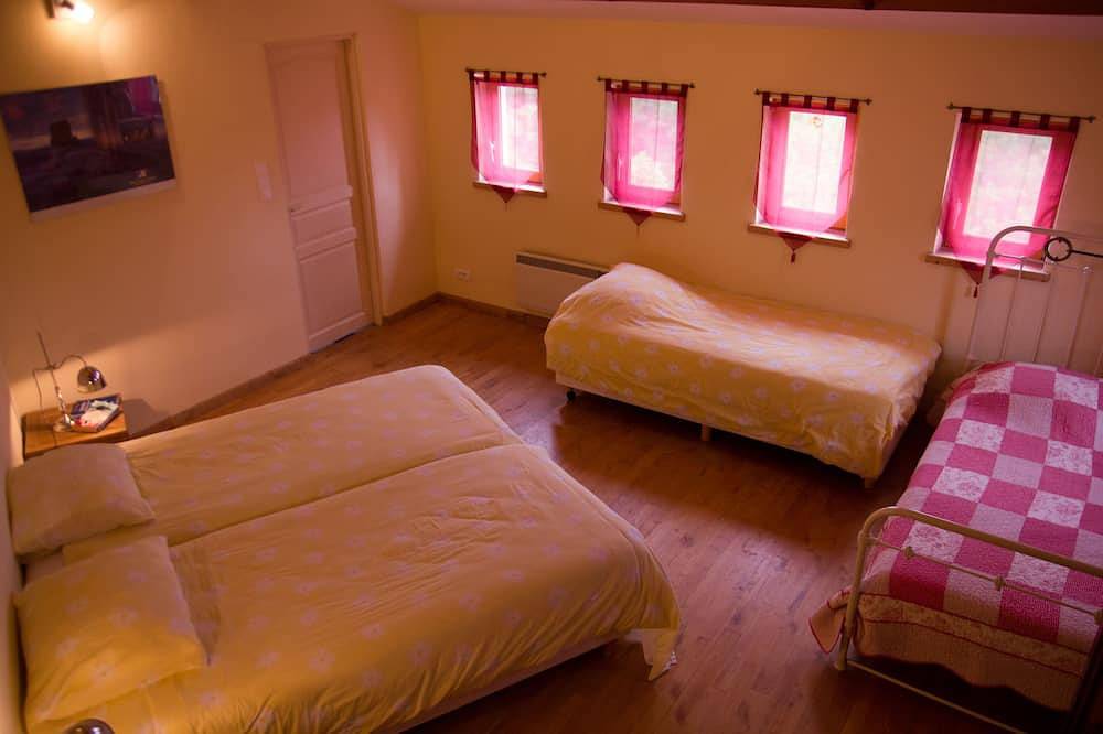 Maison spacieuse (2-20 personnes): très belle vue, en plein nature, au calme in Sonnac-sur-l'Hers, Région de Limoux