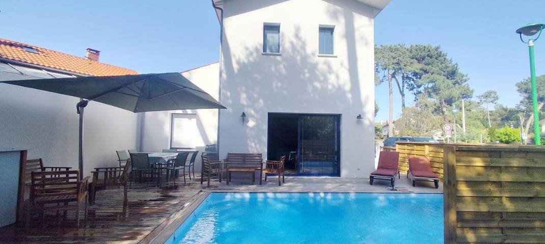 Villa pour 6 personnes, avec Terrasse ainsi que Jardin et Piscine dans Ronce-les-Bains