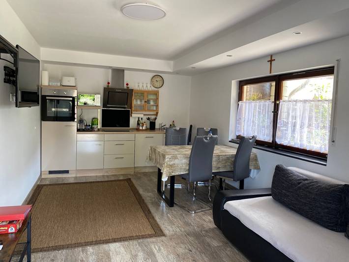 Ganze Wohnung, Klimatisierte Ferienwohnung Santa Gabriella mit Privatterrasse und Wlan in Herbolzheim, Südschwarzwald