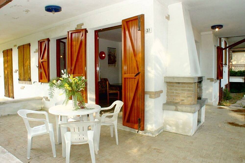 Hermoso dúplex para 7 personas en un oasis de vegetación en la Riviera de Lignano. in Ribera de Lignano, Lignano Sabbiadoro