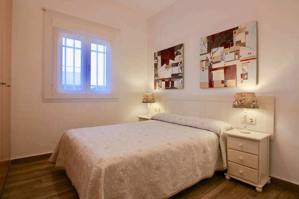 Freistehendes Haus am Strand von Oliva in Urb. Kiko, auf einem privaten Grundstück in Oliva, Costa de Valencia