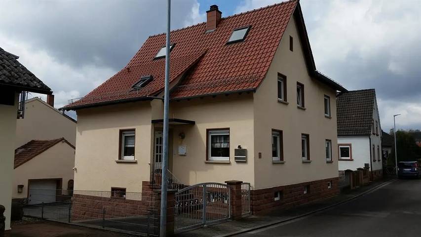 Ferienwohnung für 4 Personen, mit Balkon im Dahner Felsenland