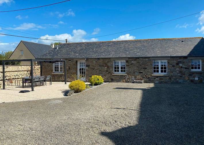 Gîte pour 6 personnes, avec terrasse et jardin
