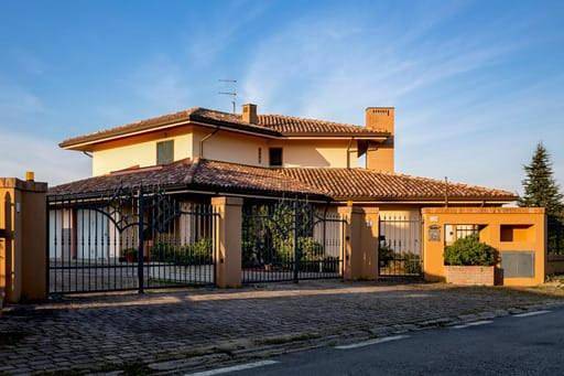 Albergo a gestione familiare per 2 persone, con balcone e giardino nonché panorama - 1