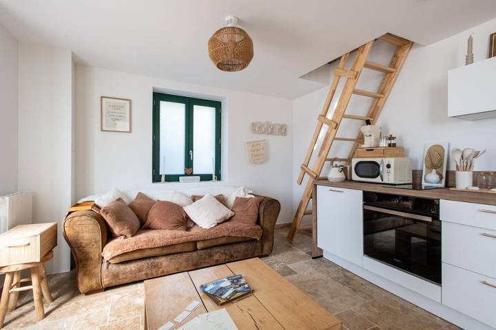 Appartement de vacances pour 4 personnes, avec piscine et terrasse ainsi que jardin et jacuzzi