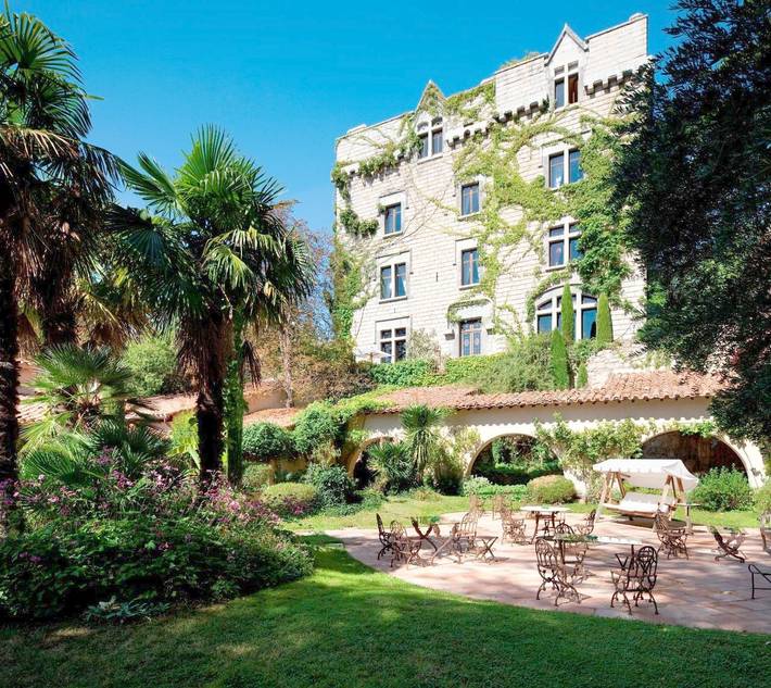 Hotel para 2 personas, con jardín y piscina - 1